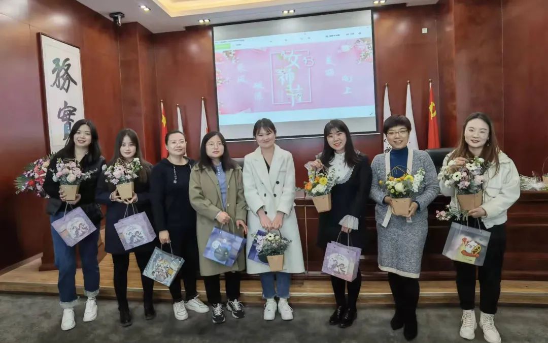 “都润女神·优雅绽放”——女神节插花活动圆满举行